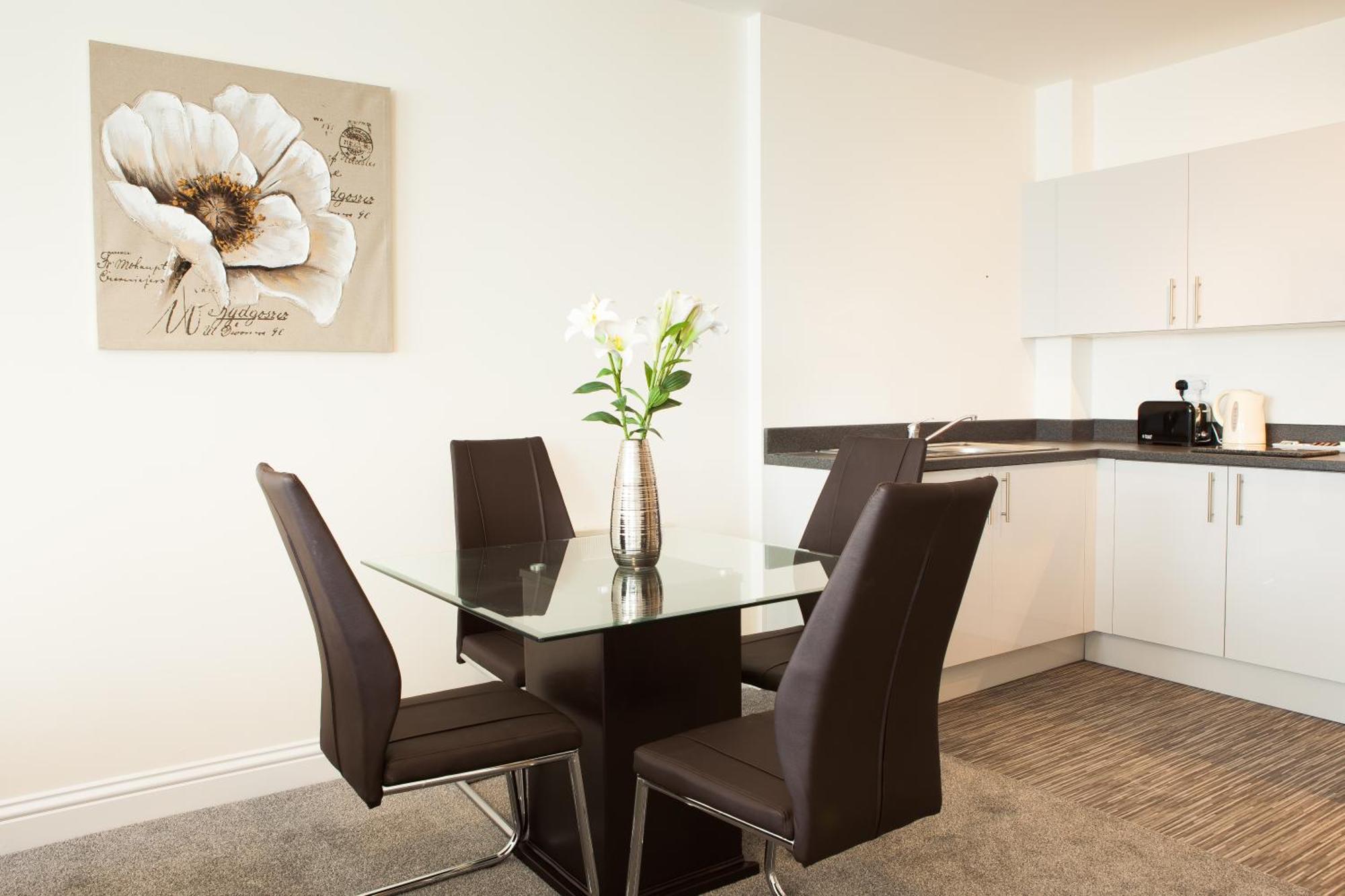 Guild House Apartment Swindon Ngoại thất bức ảnh