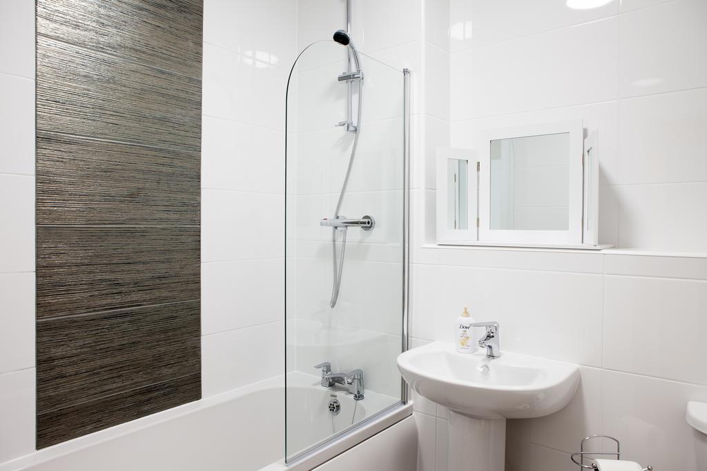 Guild House Apartment Swindon Ngoại thất bức ảnh