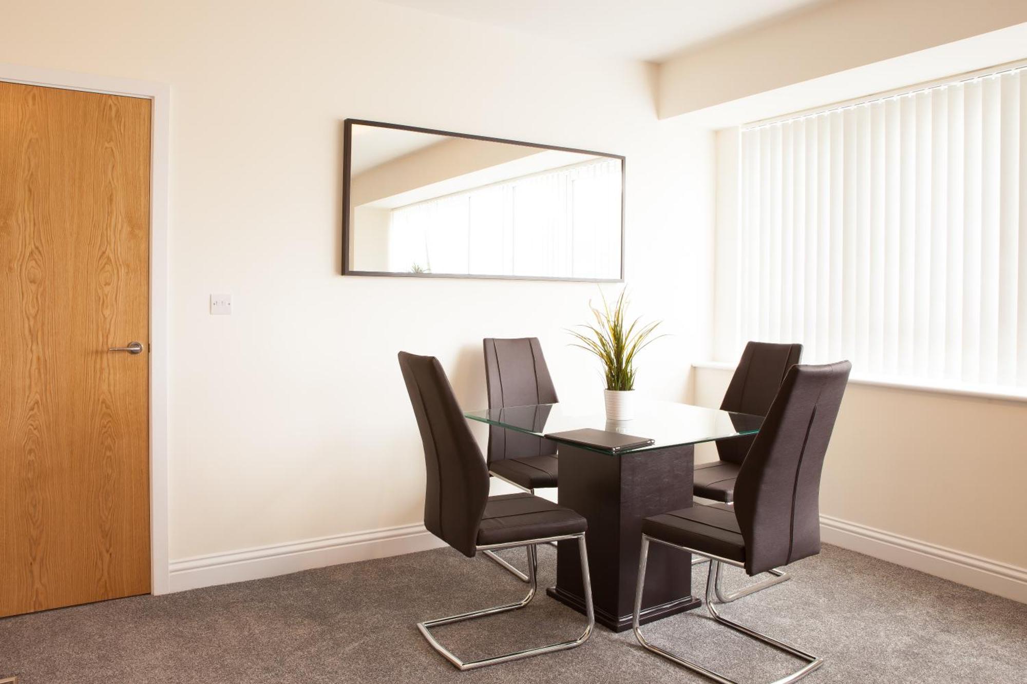 Guild House Apartment Swindon Ngoại thất bức ảnh
