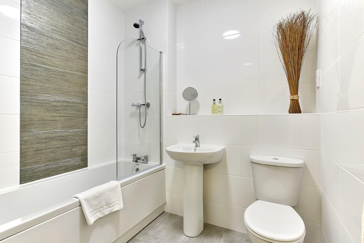 Guild House Apartment Swindon Ngoại thất bức ảnh